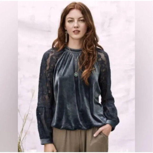 GOOD HEART x MATILDA JANE | NWT Women's Velvet Lace Balloon Navy Blouse | Medium - Picture 1 of 9